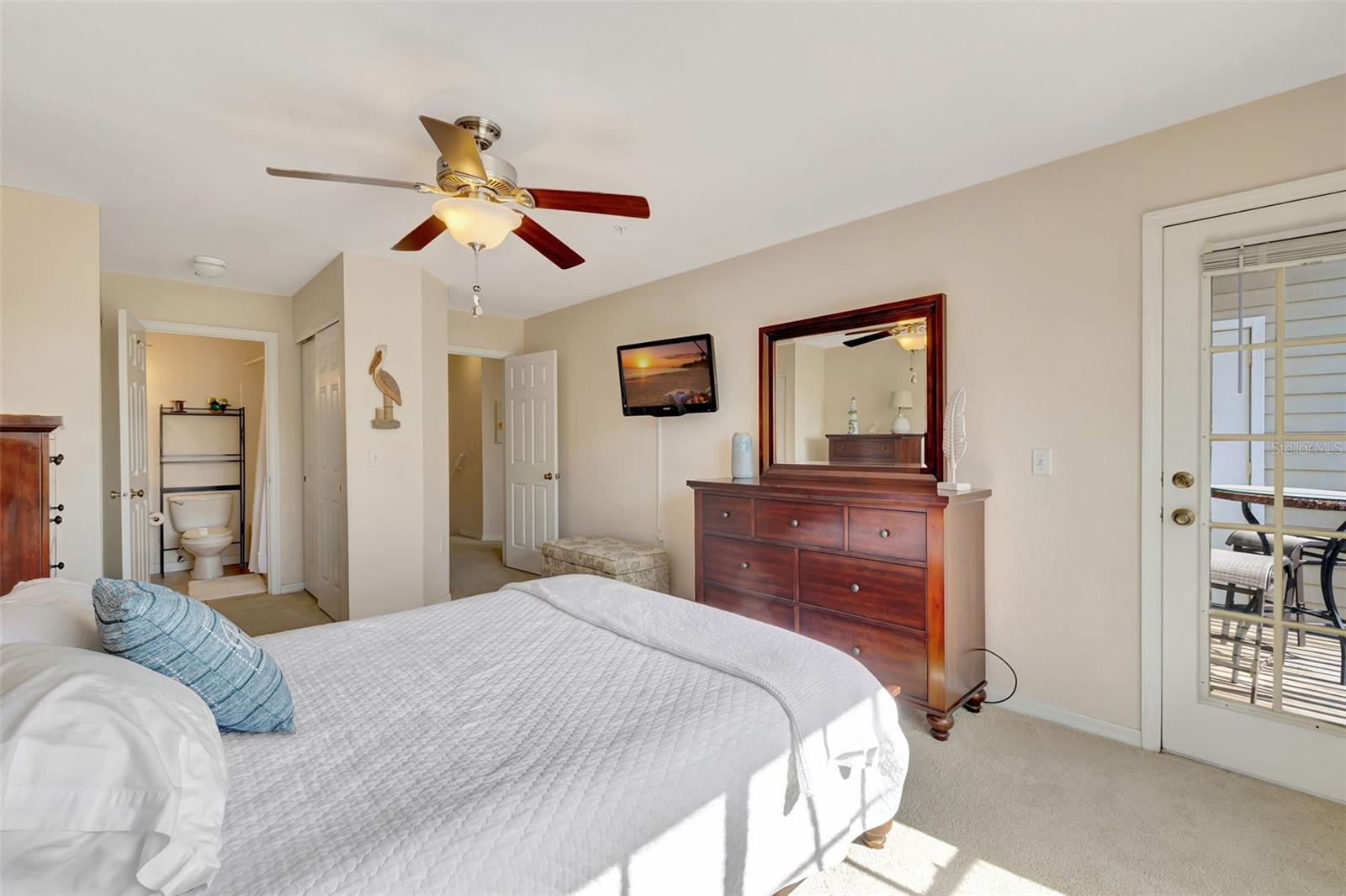 Image 18 of 42 For 850 Tamiami Trail 624