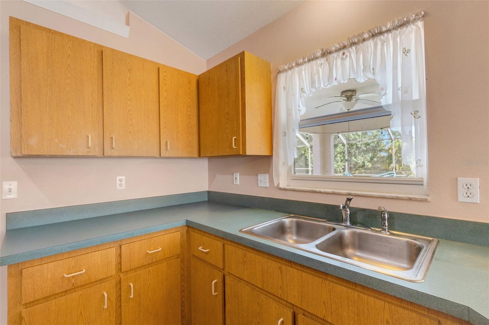 Image 8 of 60 For 835 70th Drive E