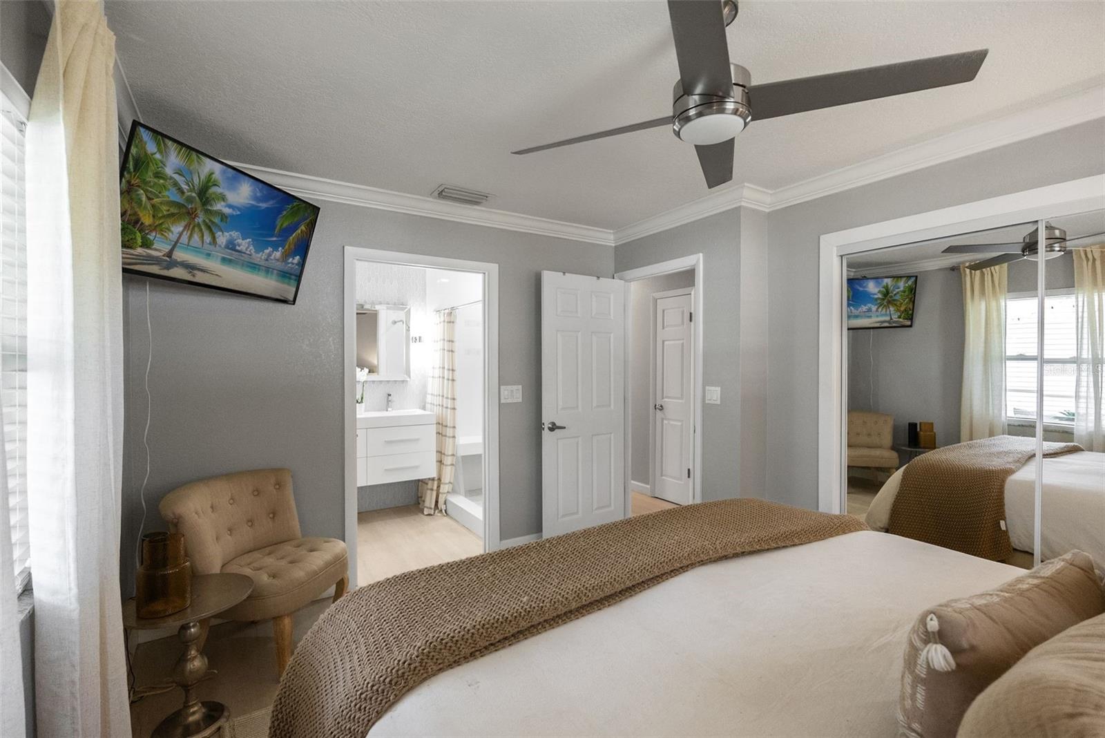 Image 13 of 37 For 7141 37th Avenue N