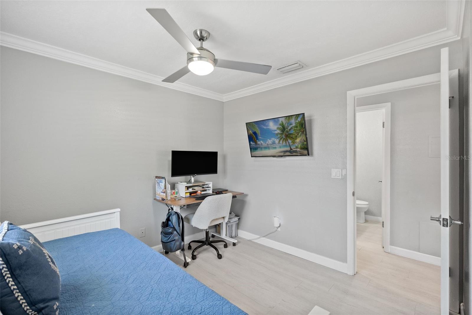 Image 22 of 37 For 7141 37th Avenue N