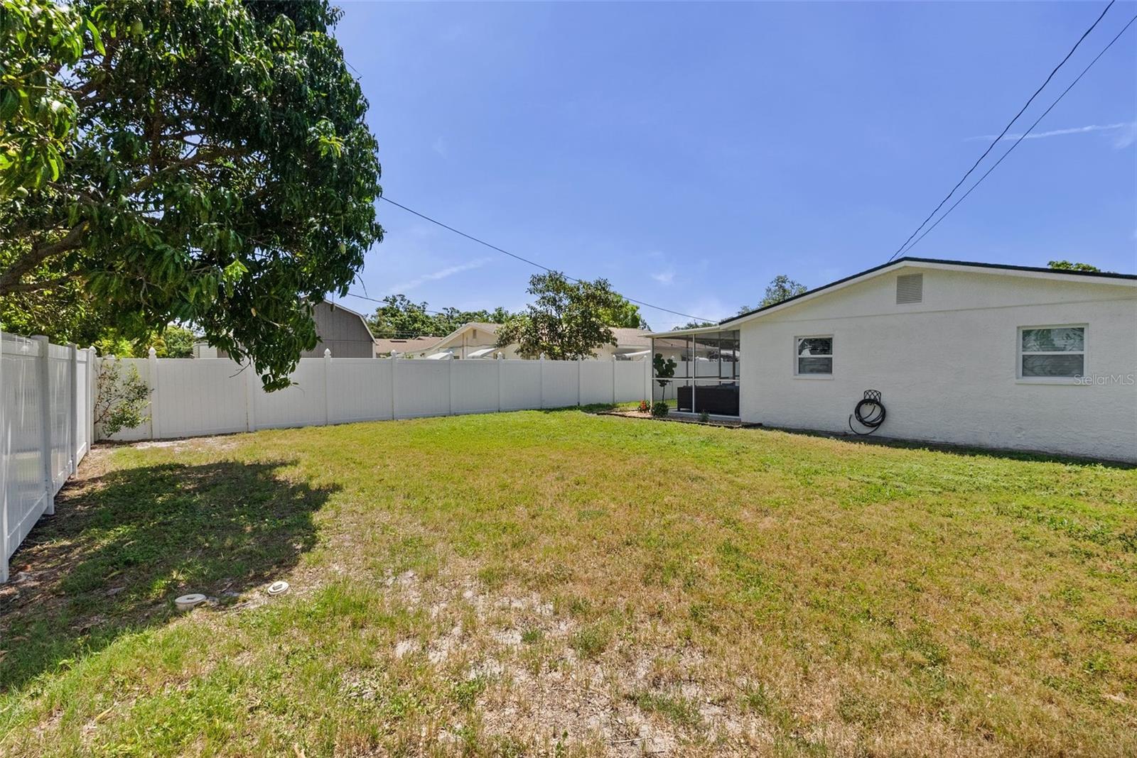 Image 26 of 37 For 7141 37th Avenue N