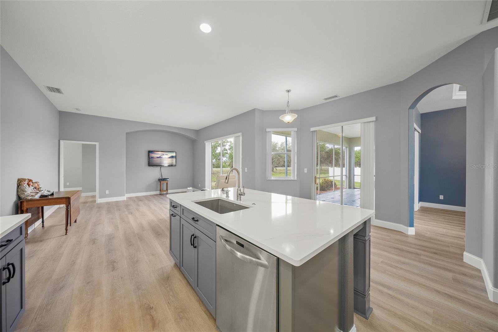 Image 17 of 41 For 9106 Yarberry Street