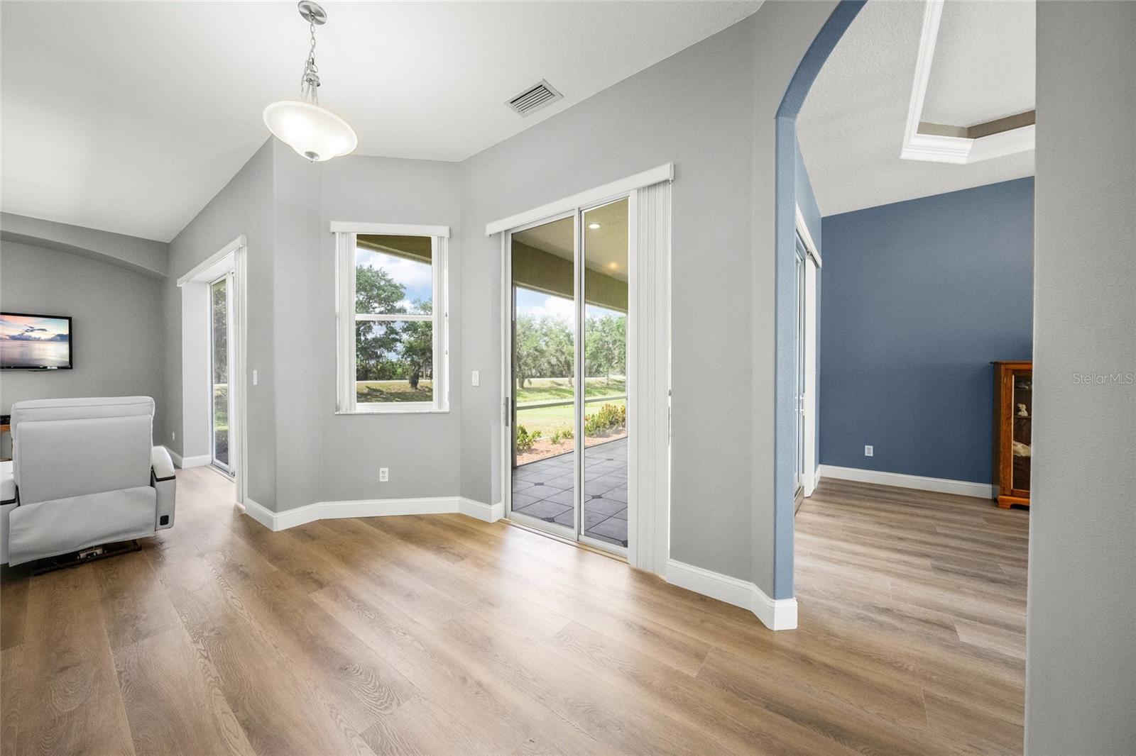 Image 20 of 41 For 9106 Yarberry Street