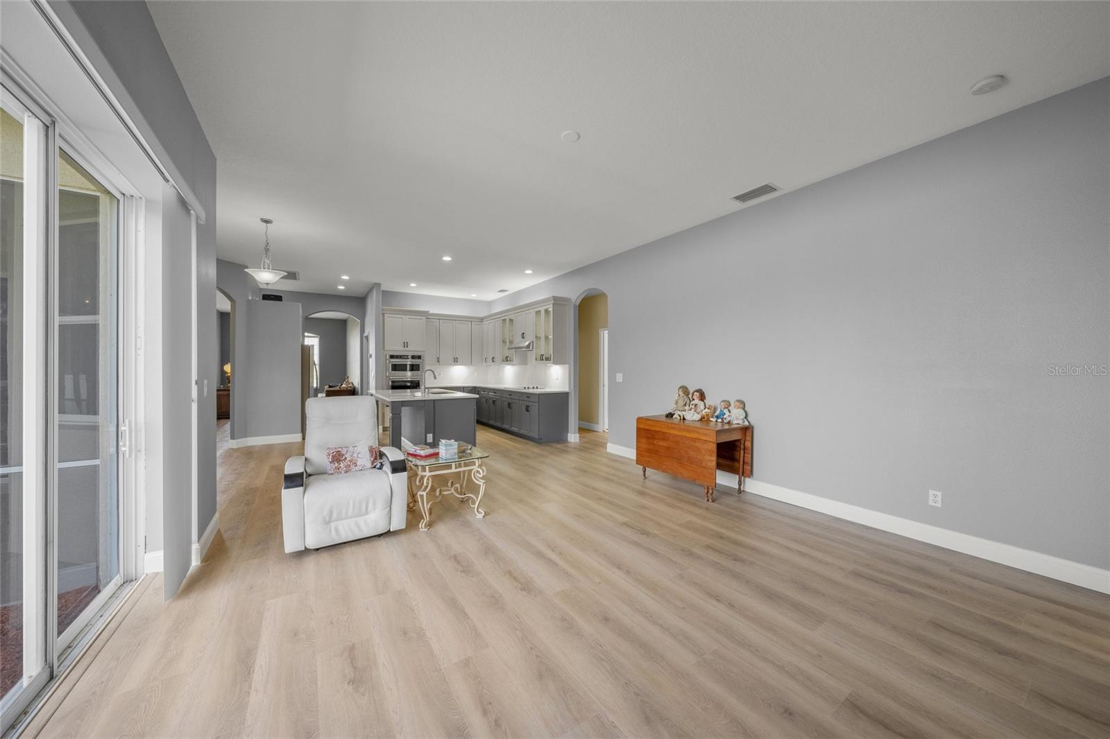 Image 22 of 41 For 9106 Yarberry Street