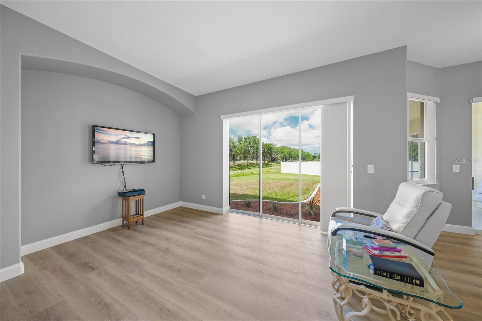 Image 23 of 41 For 9106 Yarberry Street