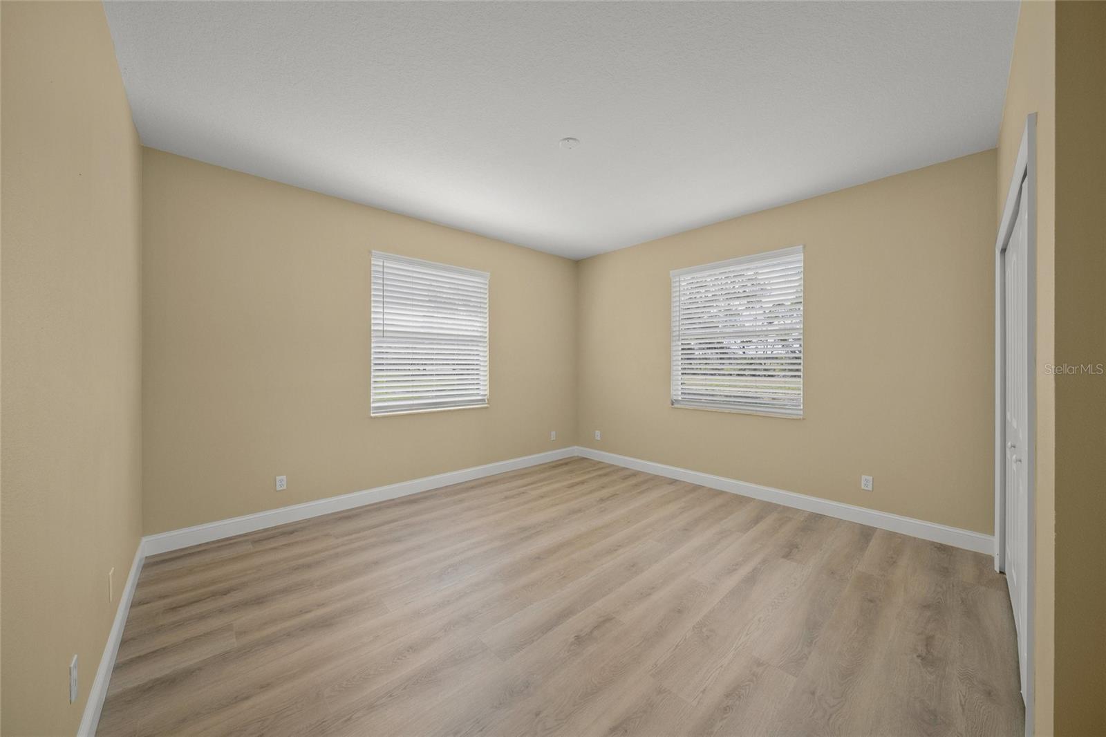 Image 29 of 41 For 9106 Yarberry Street