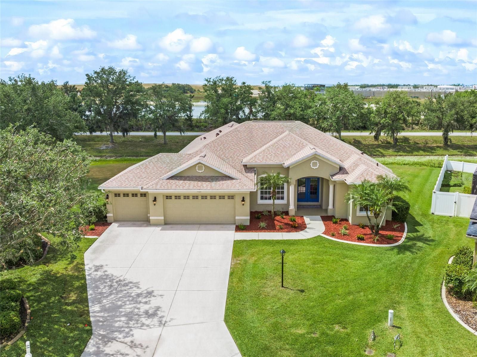 Image 3 of 41 For 9106 Yarberry Street