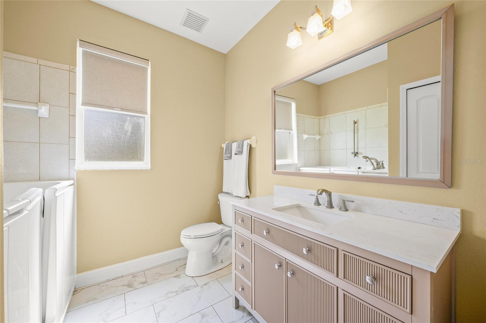 Image 34 of 41 For 9106 Yarberry Street