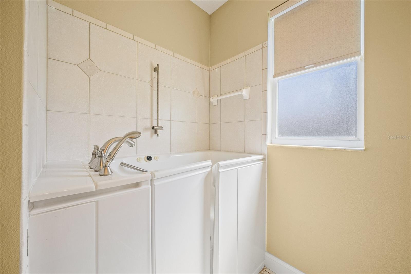 Image 35 of 41 For 9106 Yarberry Street