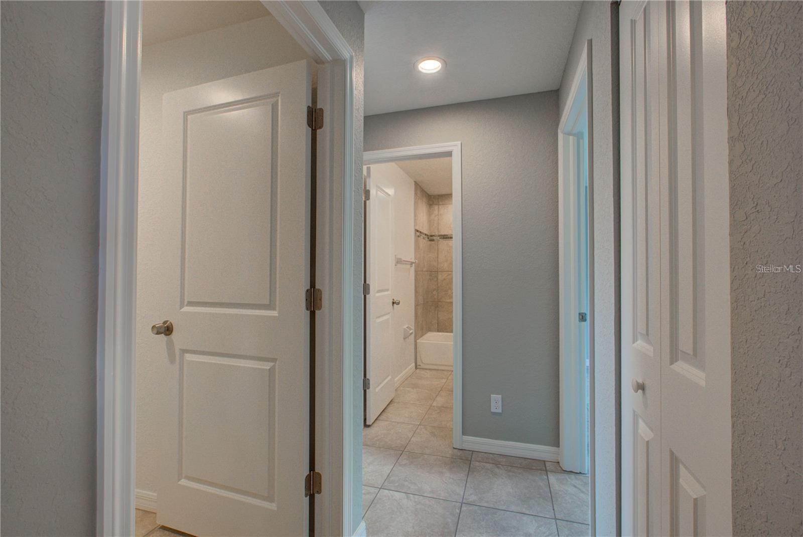 Image 26 of 37 For 25 Sabot Court