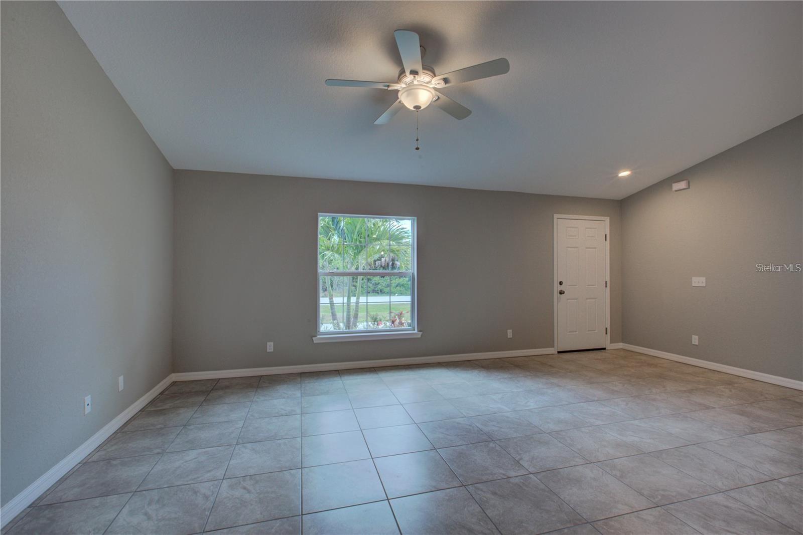 Image 5 of 37 For 25 Sabot Court