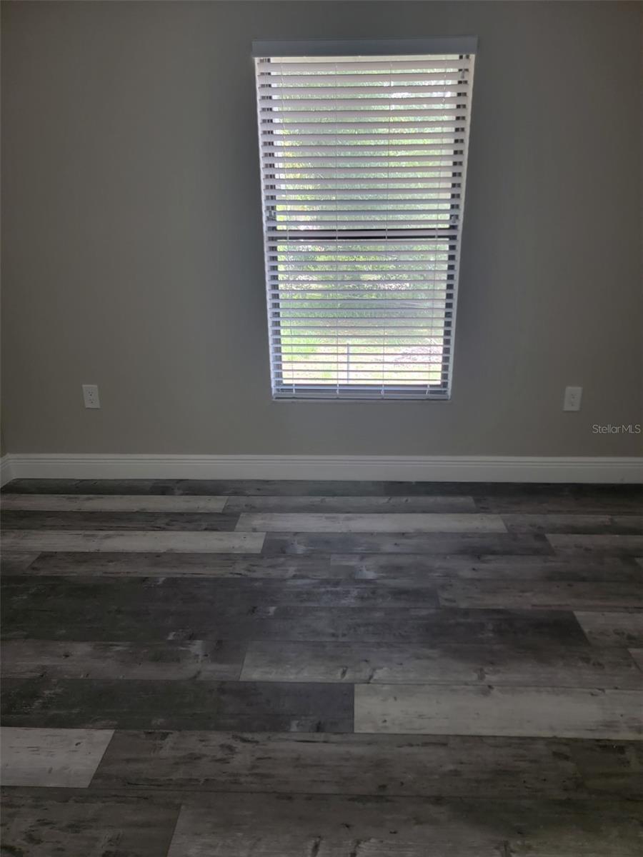 Listing photo id 10 for 5008 Manatee Avenue W 2