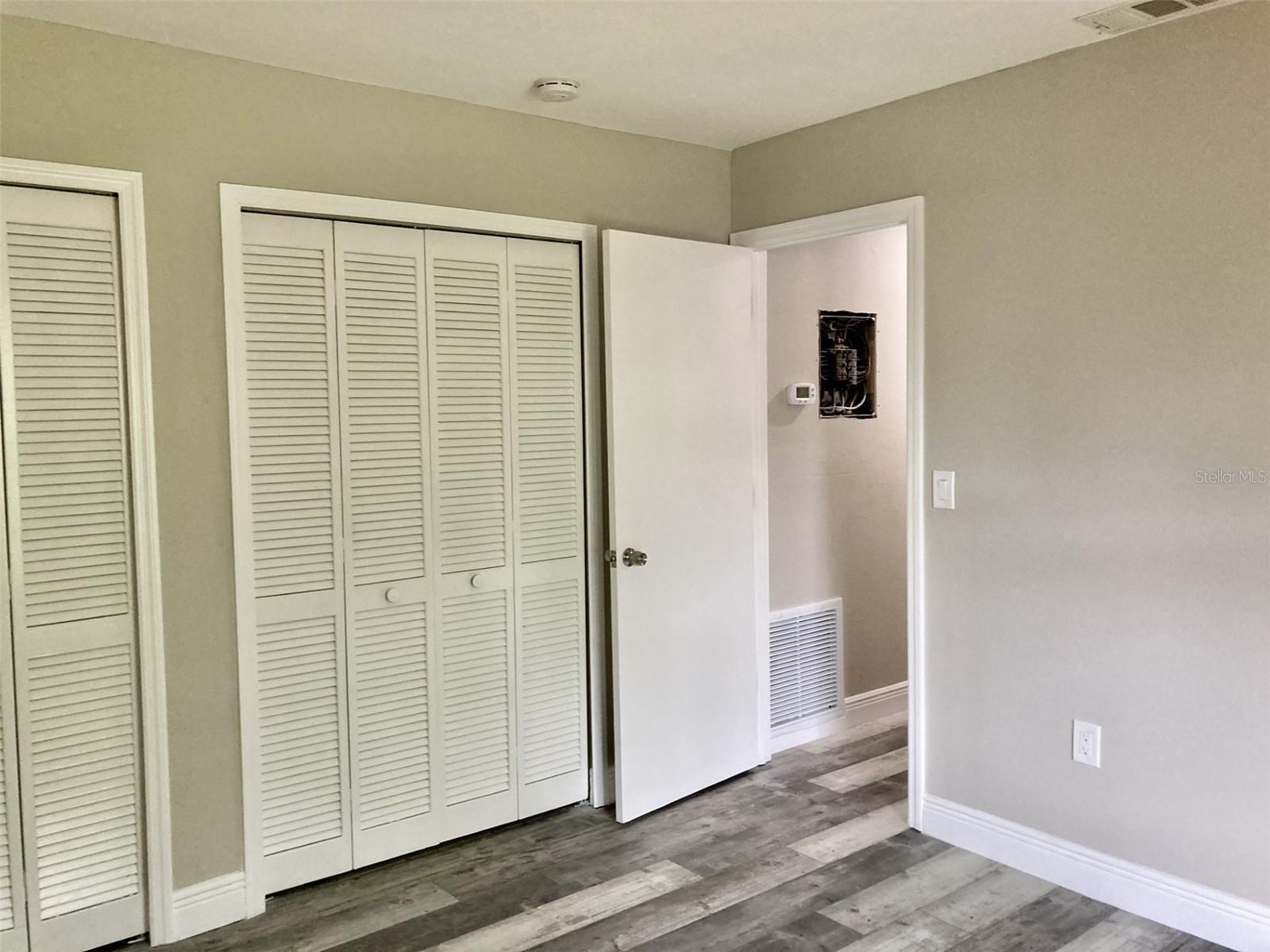 Listing photo id 13 for 5008 Manatee Avenue W 2