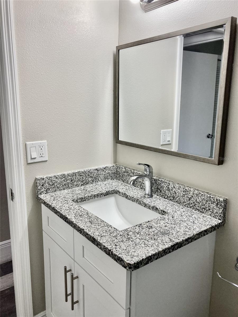 Listing photo id 15 for 5008 Manatee Avenue W 2