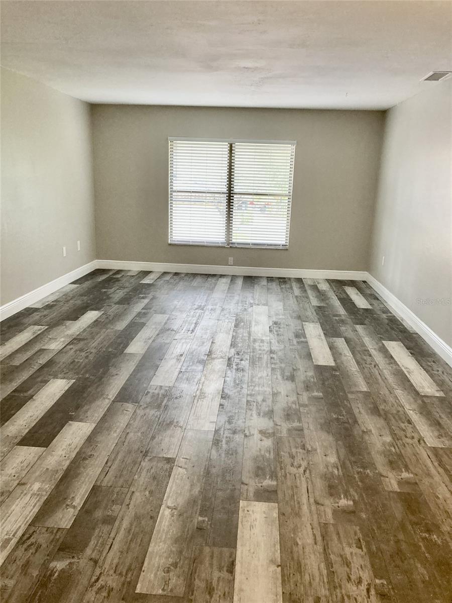 Listing photo id 1 for 5008 Manatee Avenue W 2