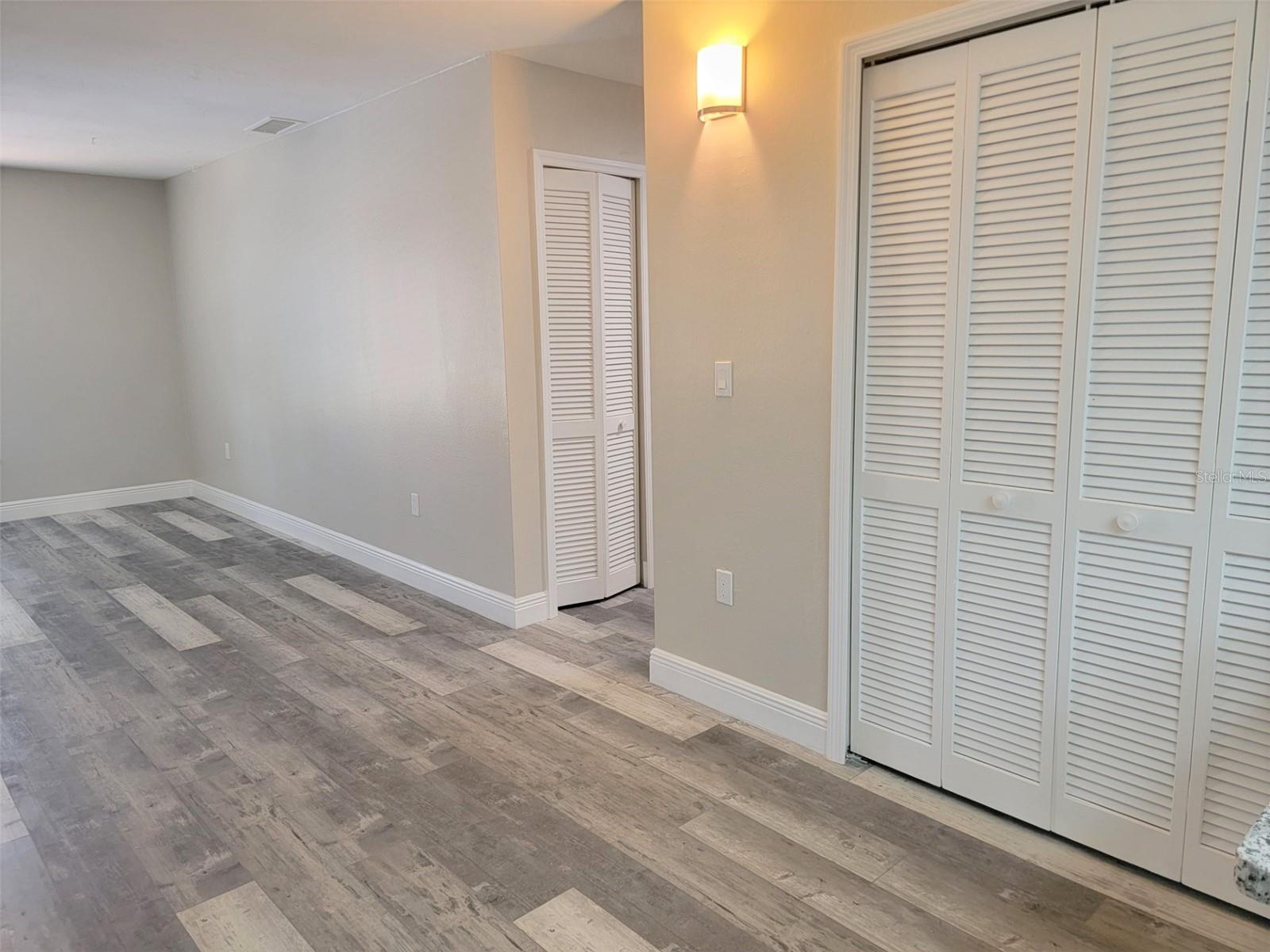 Listing photo id 2 for 5008 Manatee Avenue W 2