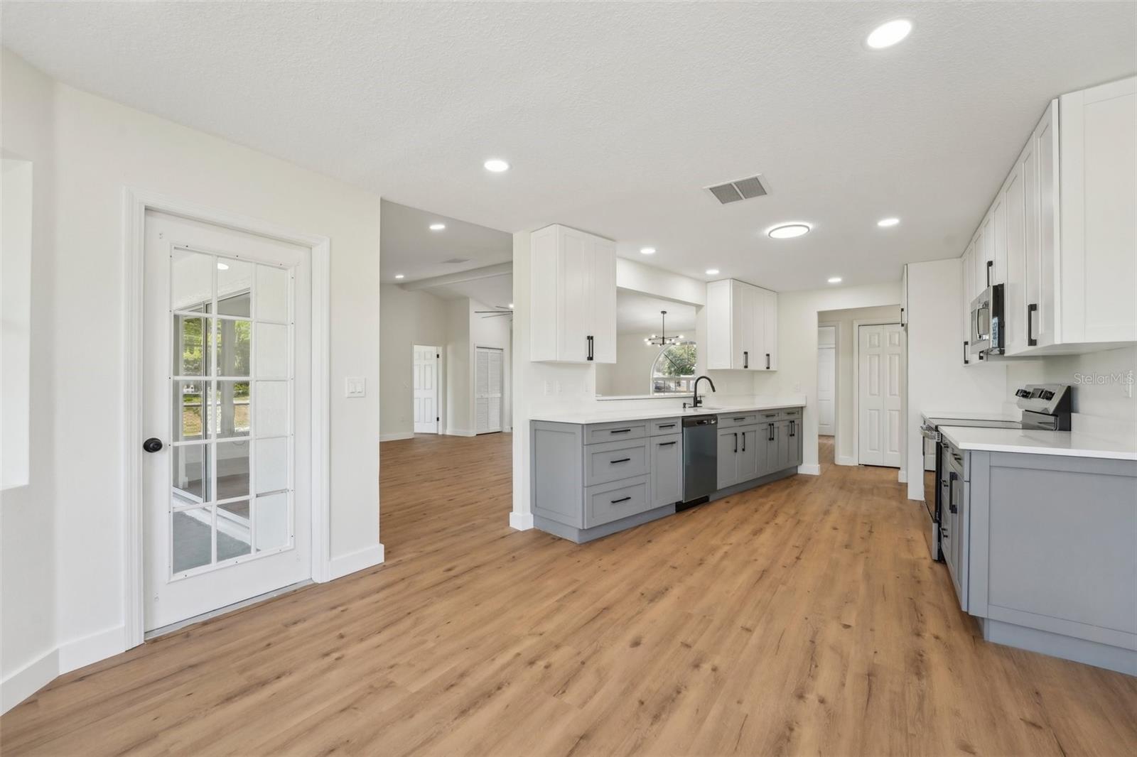Image 11 of 29 For 4265 Hoffman Avenue