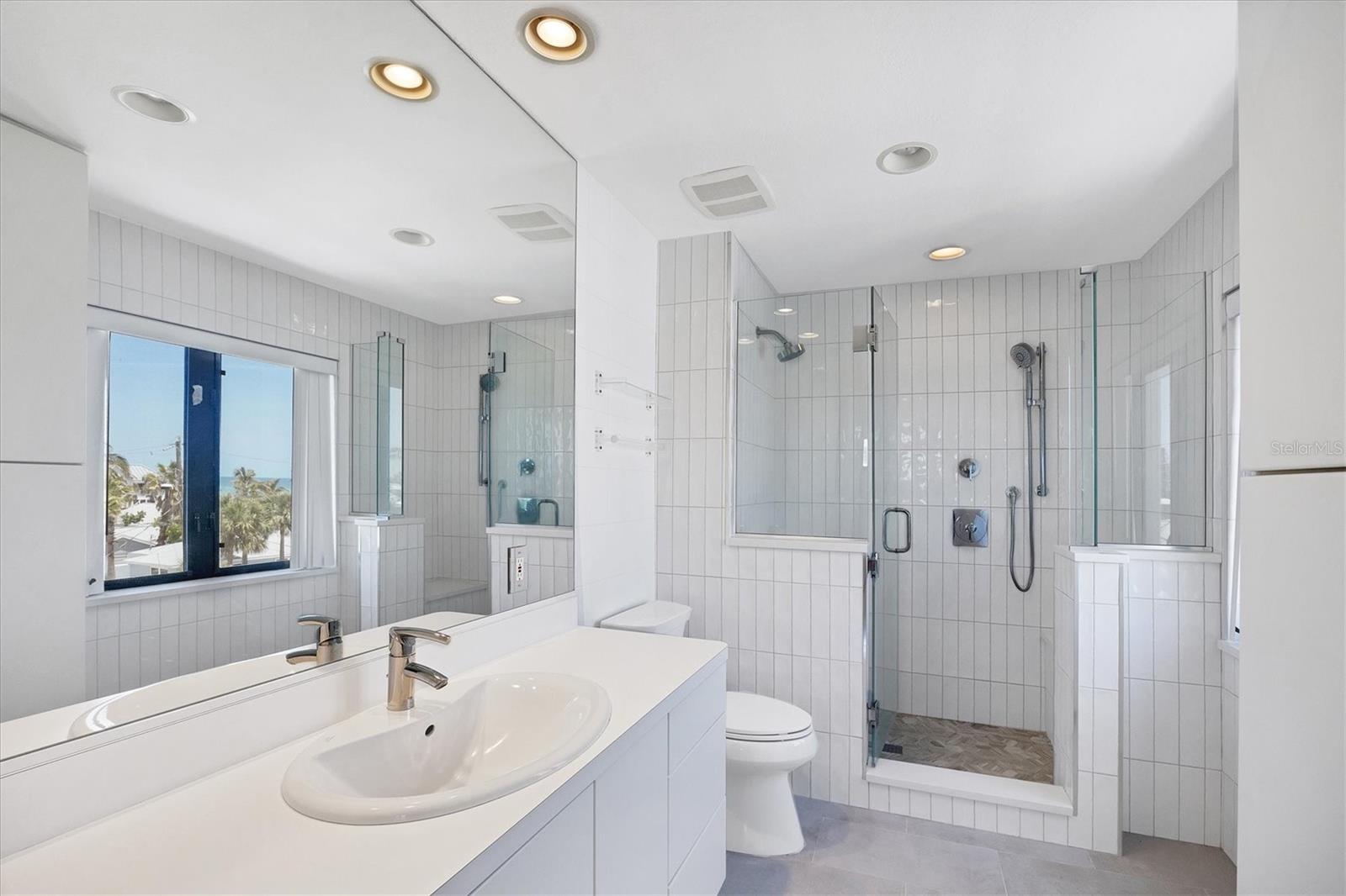 Image 33 of 62 For 2918 Avenue E