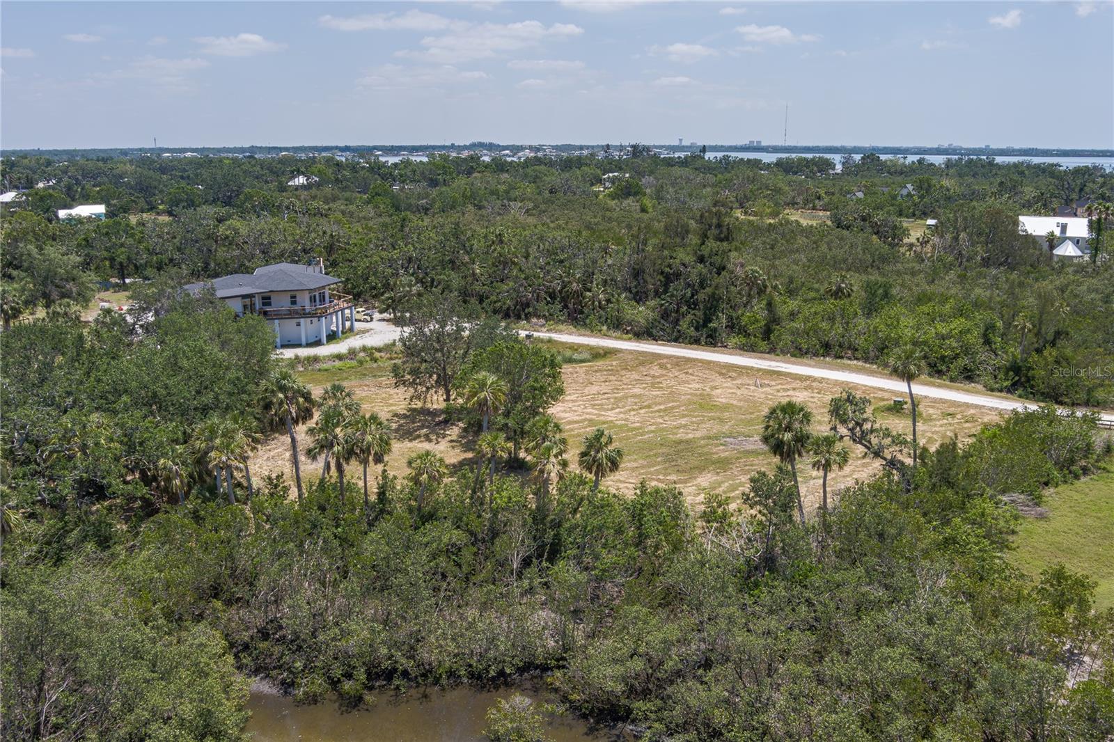 Image 10 of 17 For 818 Bayou Point Court