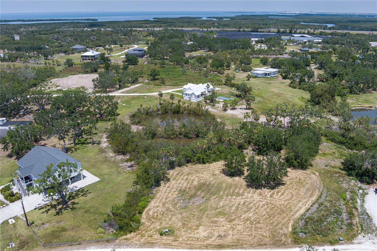 Image 12 of 17 For 818 Bayou Point Court