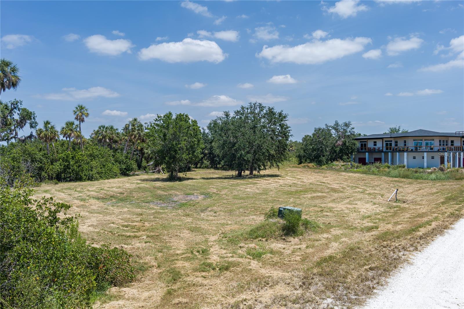 Image 3 of 17 For 818 Bayou Point Court