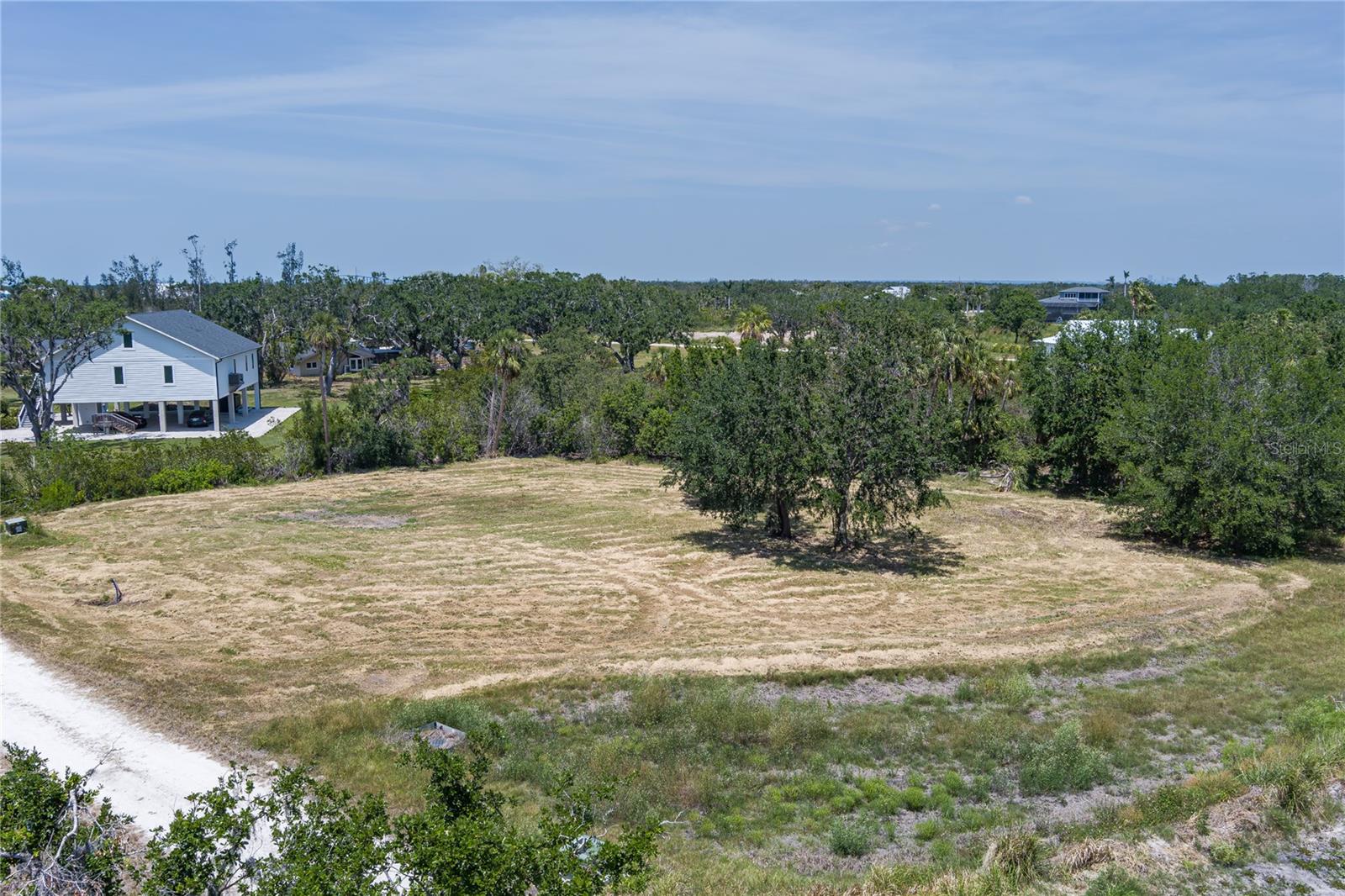 Image 5 of 17 For 818 Bayou Point Court