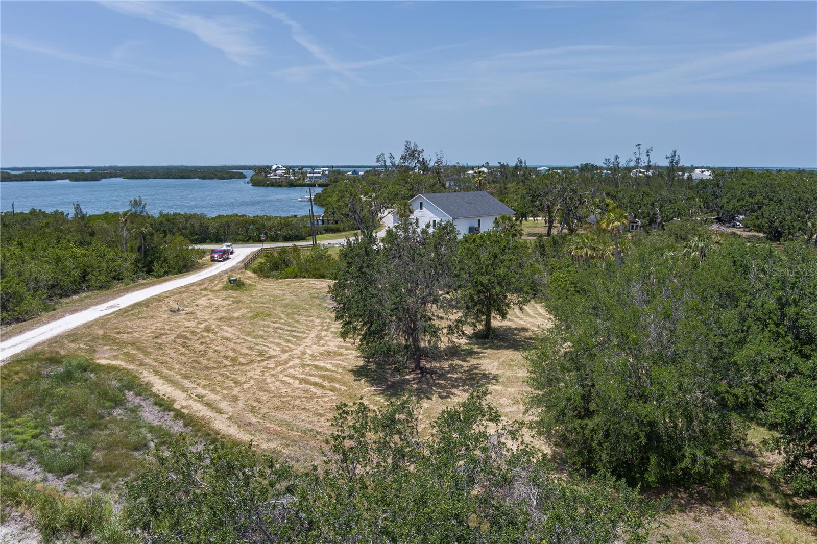 Image 7 of 17 For 818 Bayou Point Court