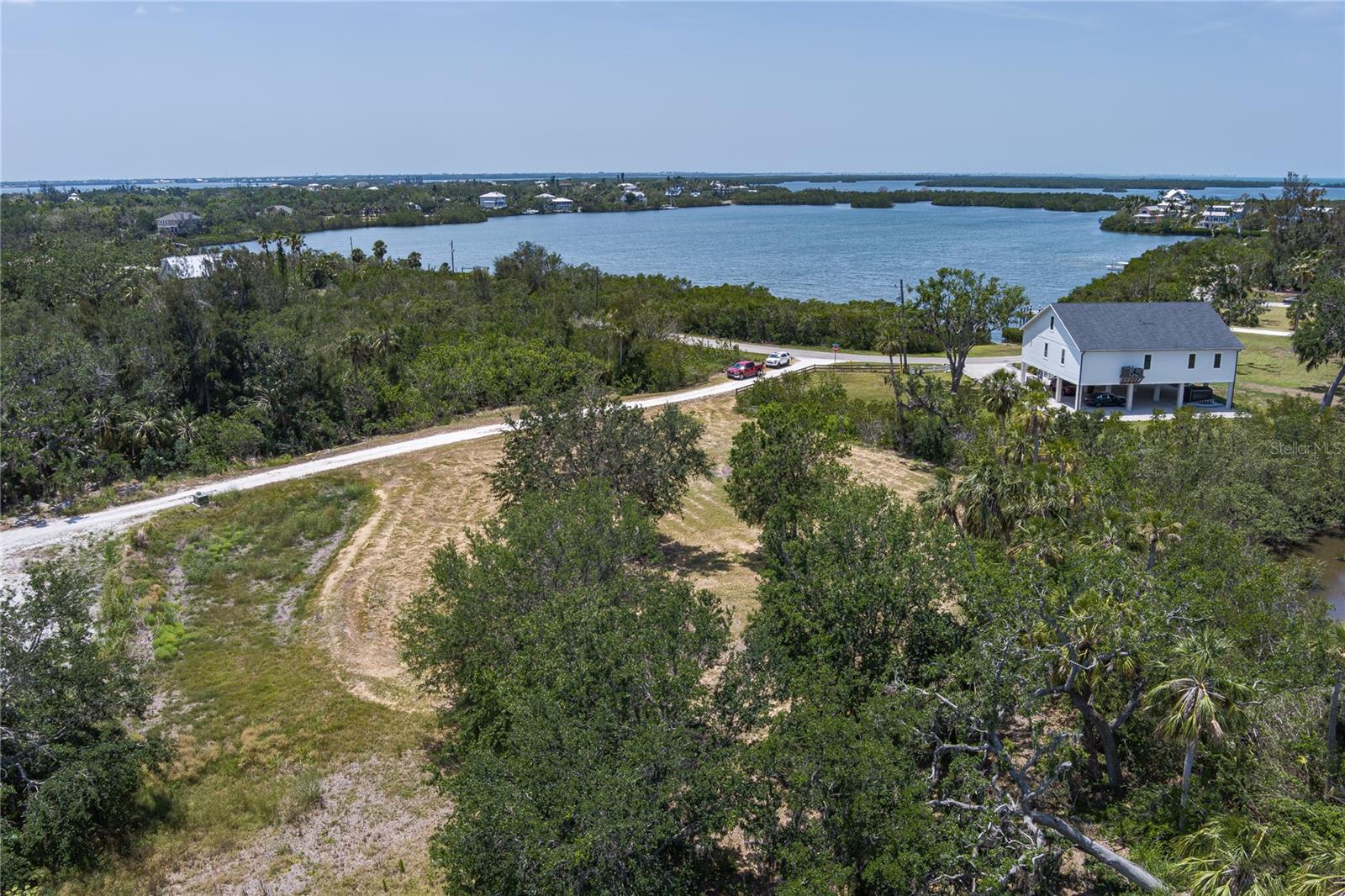 Image 8 of 17 For 818 Bayou Point Court