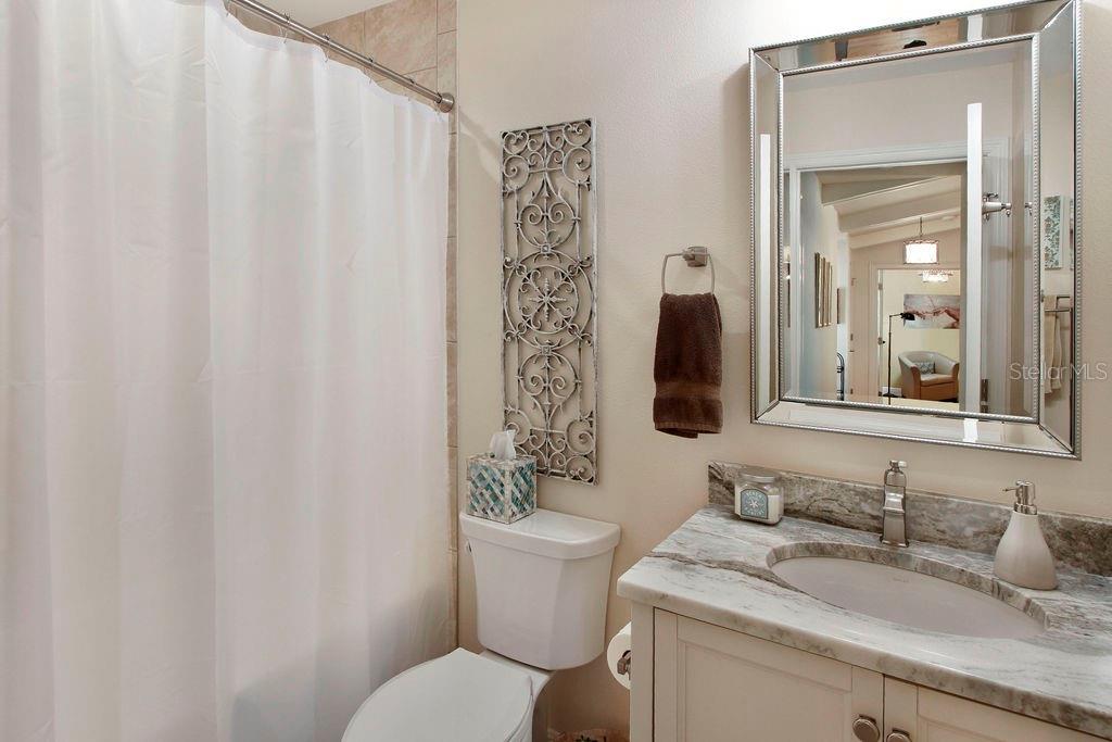 Image 16 of 18 For 858 Hudson Avenue 858