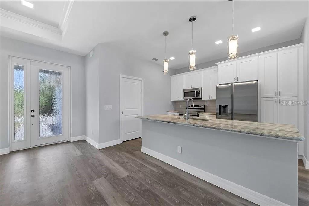 Image 4 of 30 For 12534 Mohican Avenue