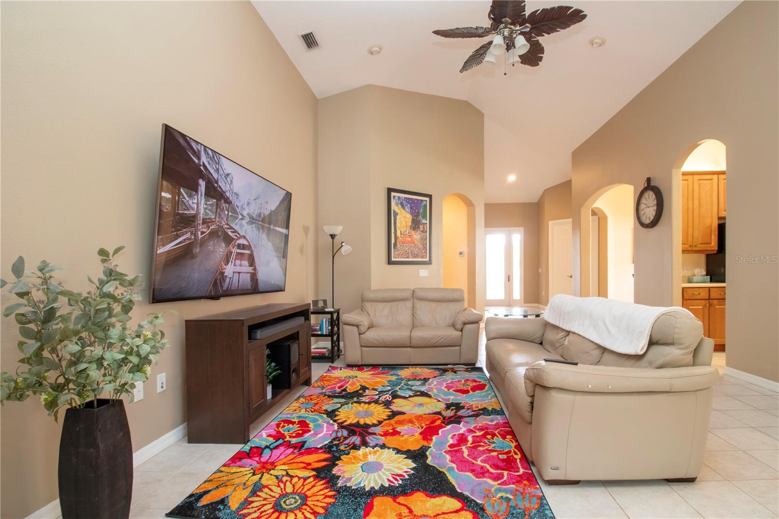 Image 10 of 51 For 275 Dahlia Court