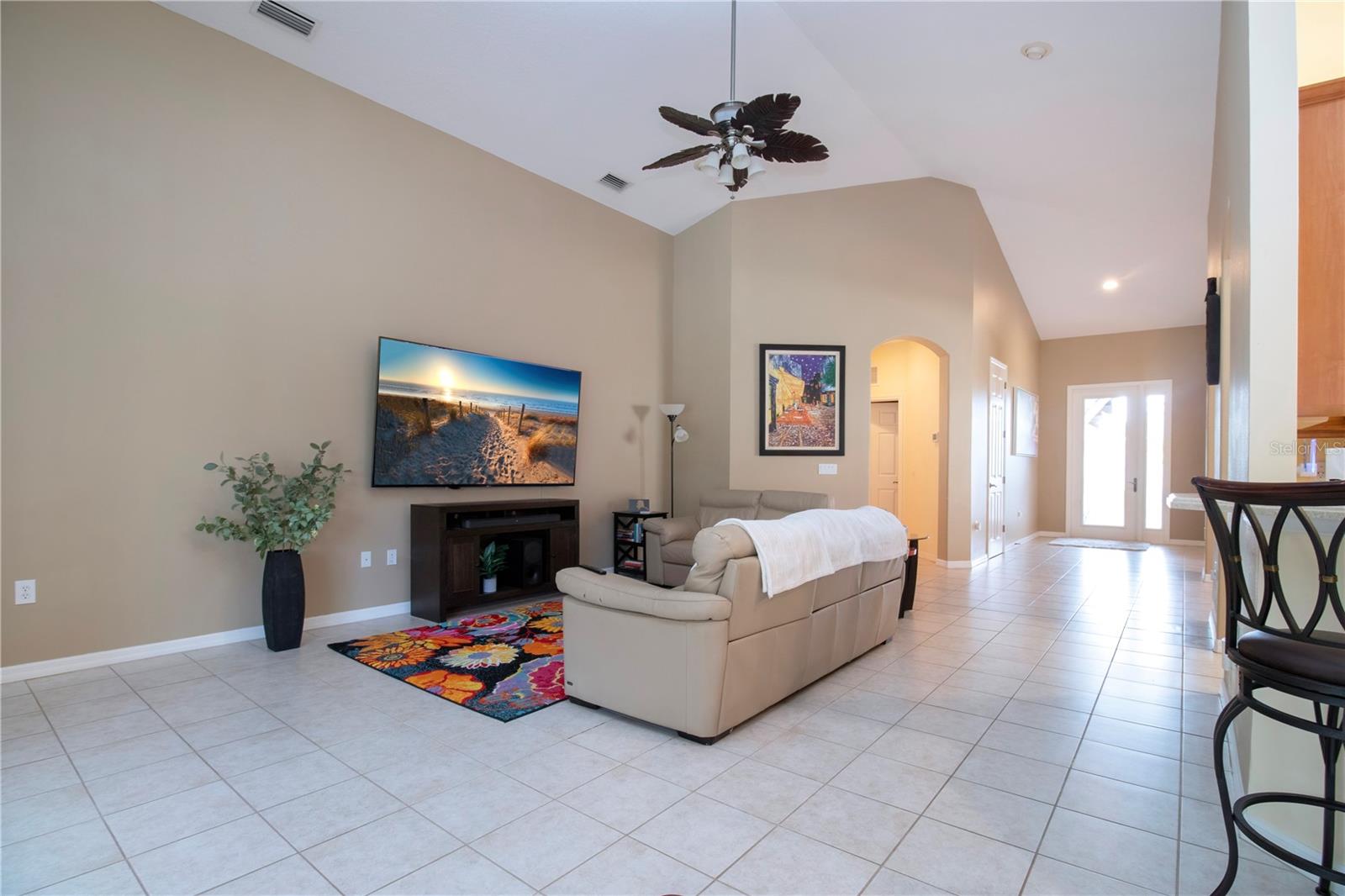 Image 11 of 51 For 275 Dahlia Court