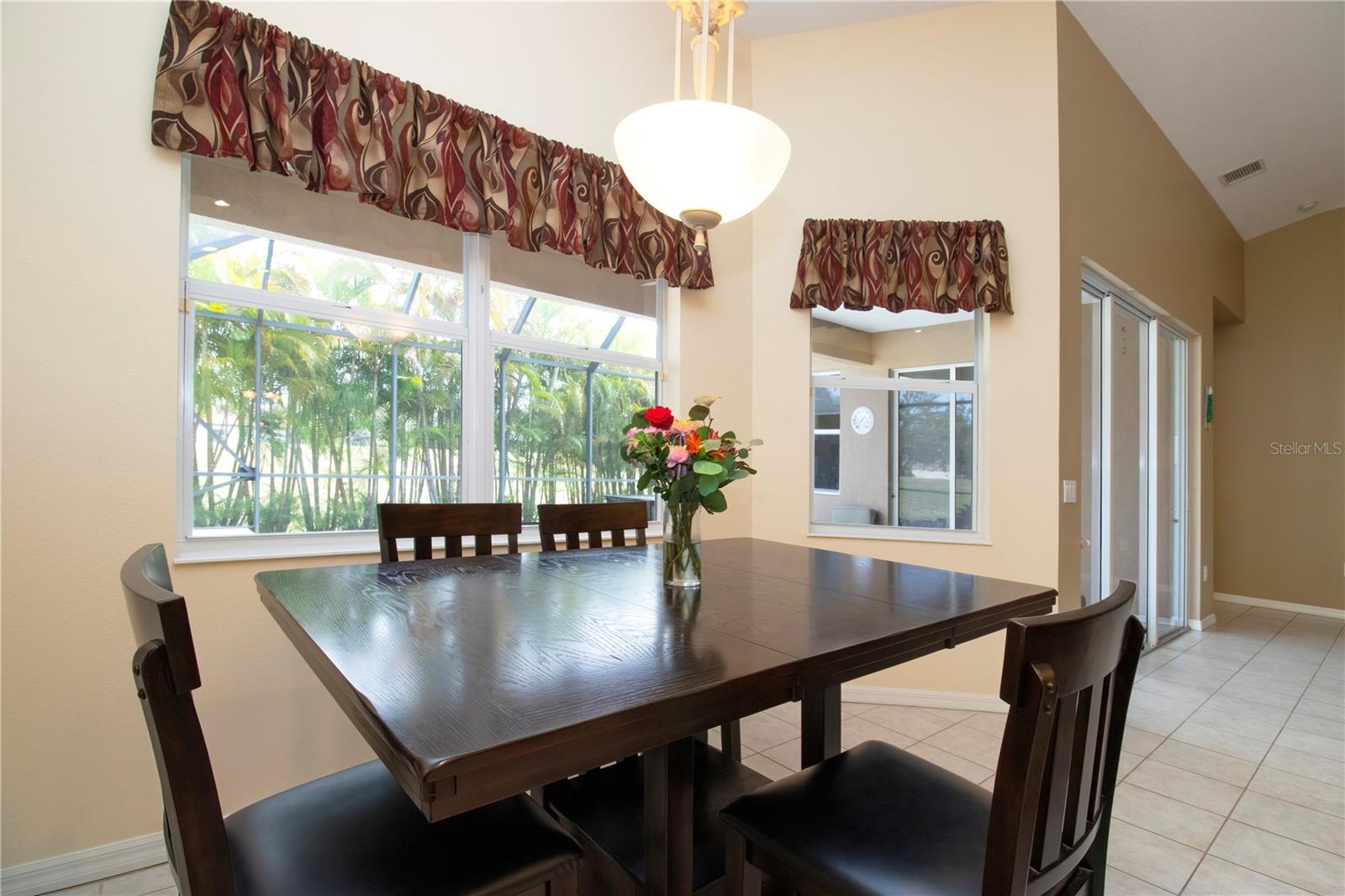Image 16 of 51 For 275 Dahlia Court