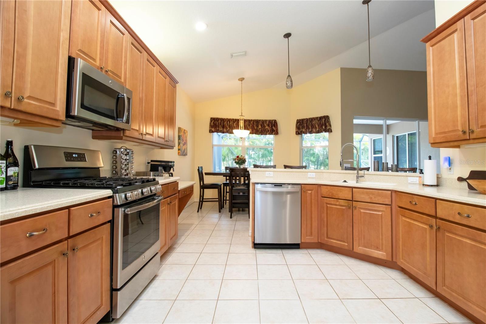 Image 20 of 51 For 275 Dahlia Court