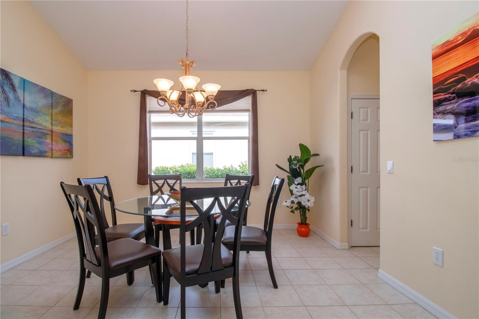 Image 22 of 51 For 275 Dahlia Court