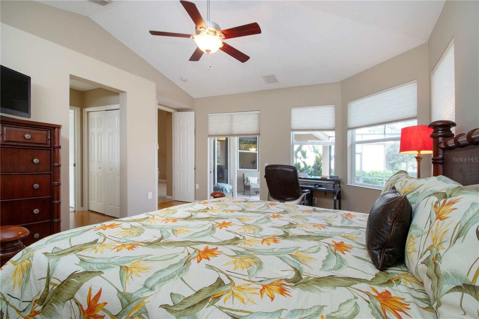 Image 31 of 51 For 275 Dahlia Court