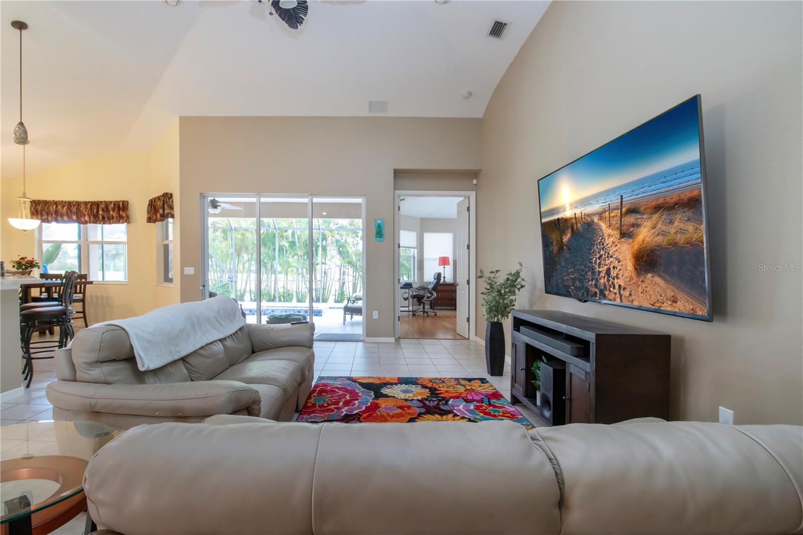 Image 7 of 51 For 275 Dahlia Court