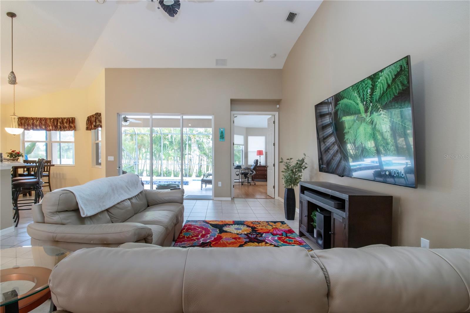 Image 8 of 51 For 275 Dahlia Court