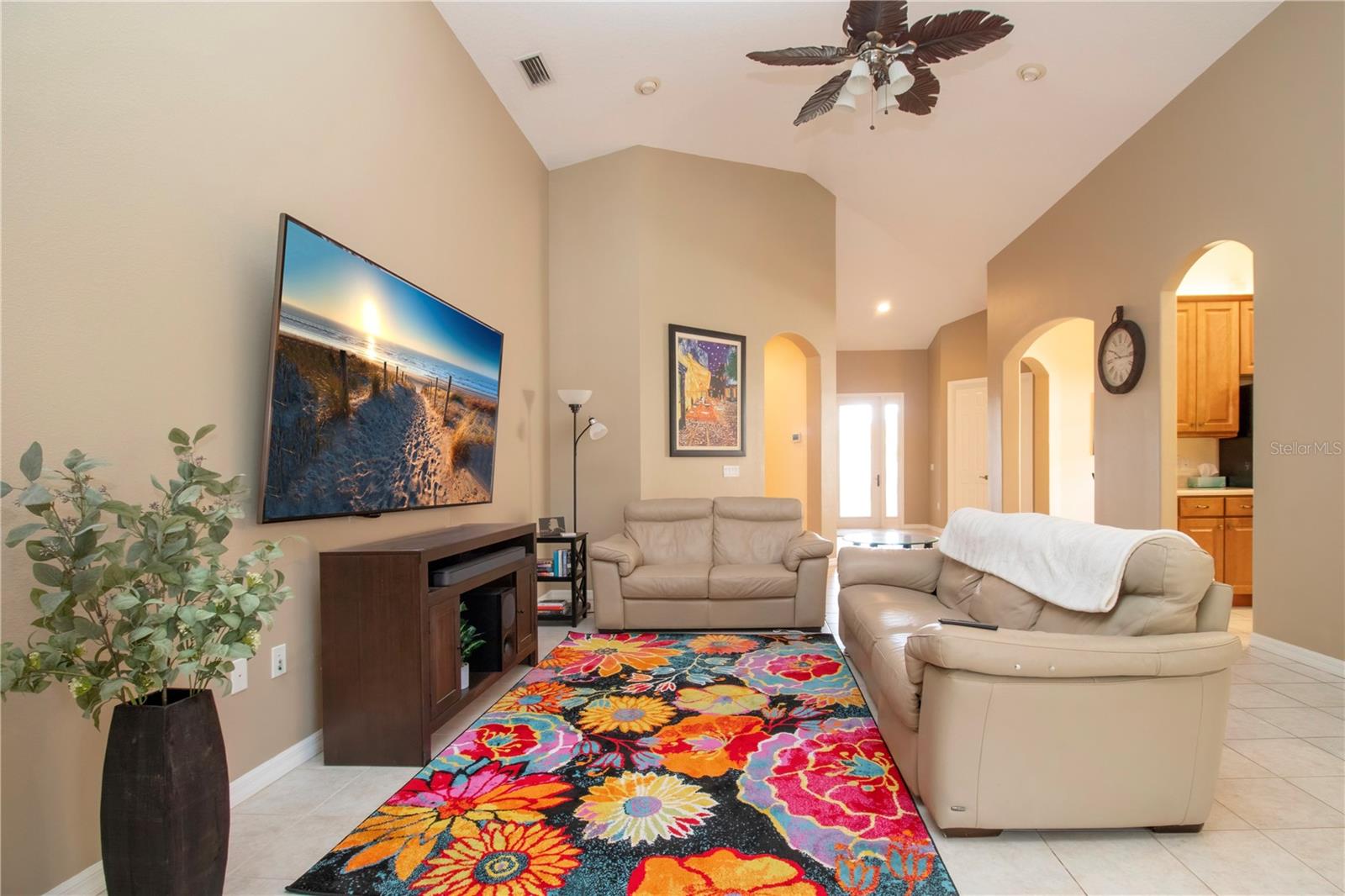 Image 9 of 51 For 275 Dahlia Court