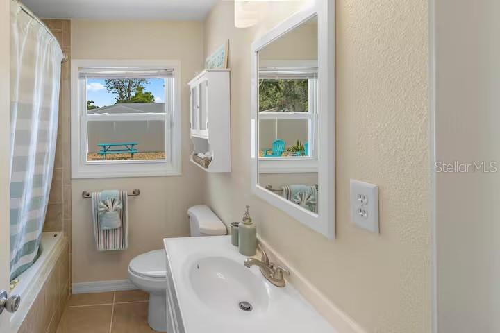 Image 15 of 29 For 2865 Poplar Street