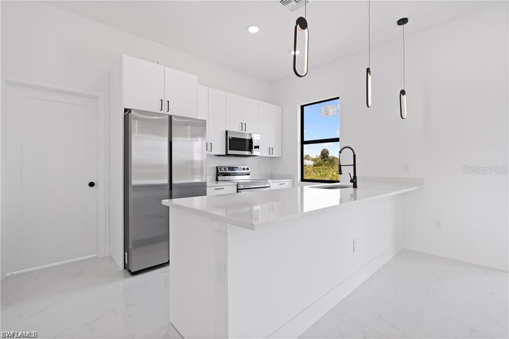 Image 10 of 21 For 3203 Sunshine Boulevard N