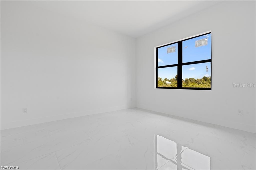 Image 13 of 21 For 3203 Sunshine Boulevard N
