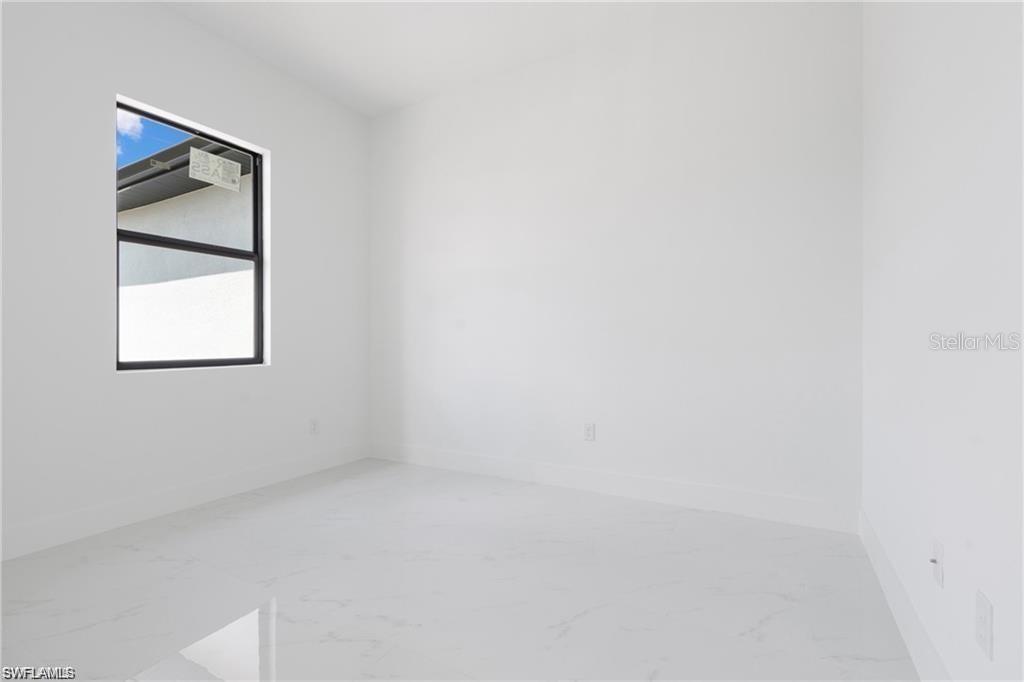 Image 4 of 21 For 3203 Sunshine Boulevard N