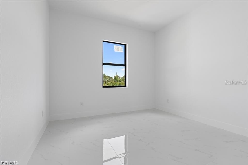 Image 5 of 21 For 3203 Sunshine Boulevard N