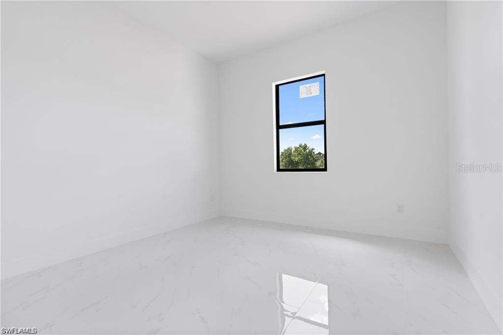 Image 7 of 21 For 3203 Sunshine Boulevard N