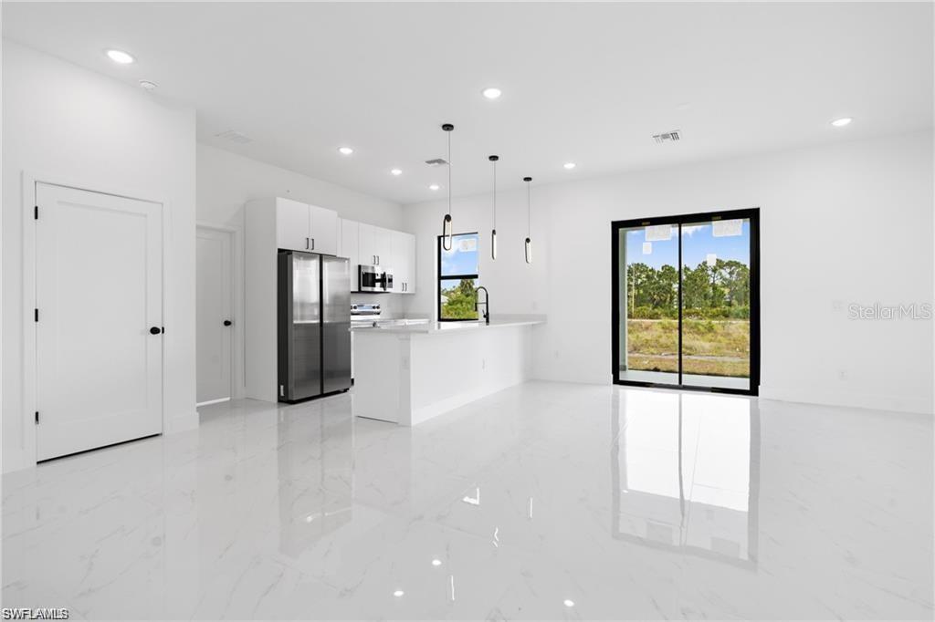 Image 9 of 21 For 3203 Sunshine Boulevard N