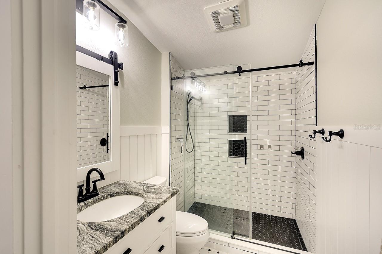 Image 15 of 31 For 1814 6th Avenue W