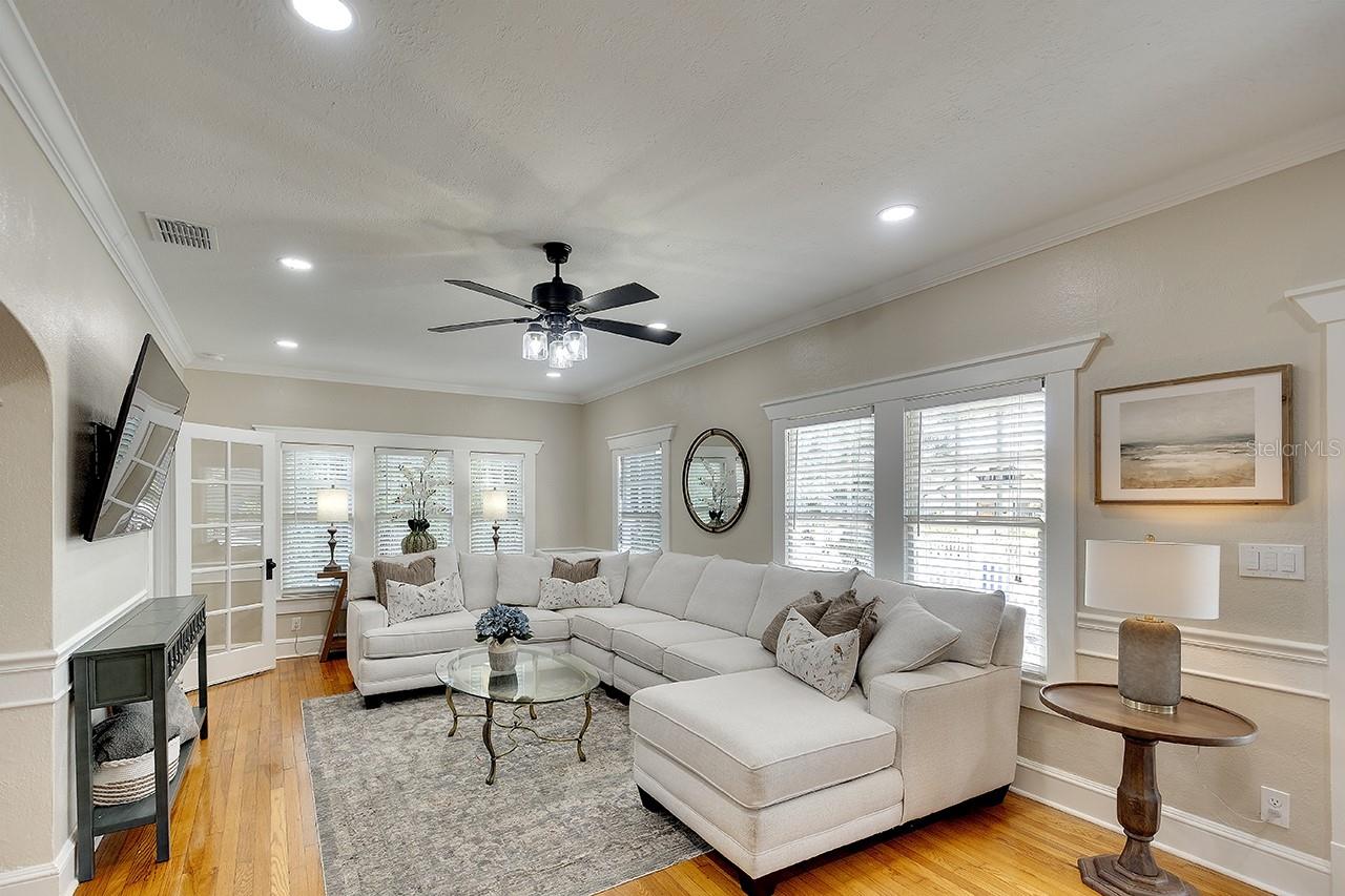 Image 3 of 31 For 1814 6th Avenue W