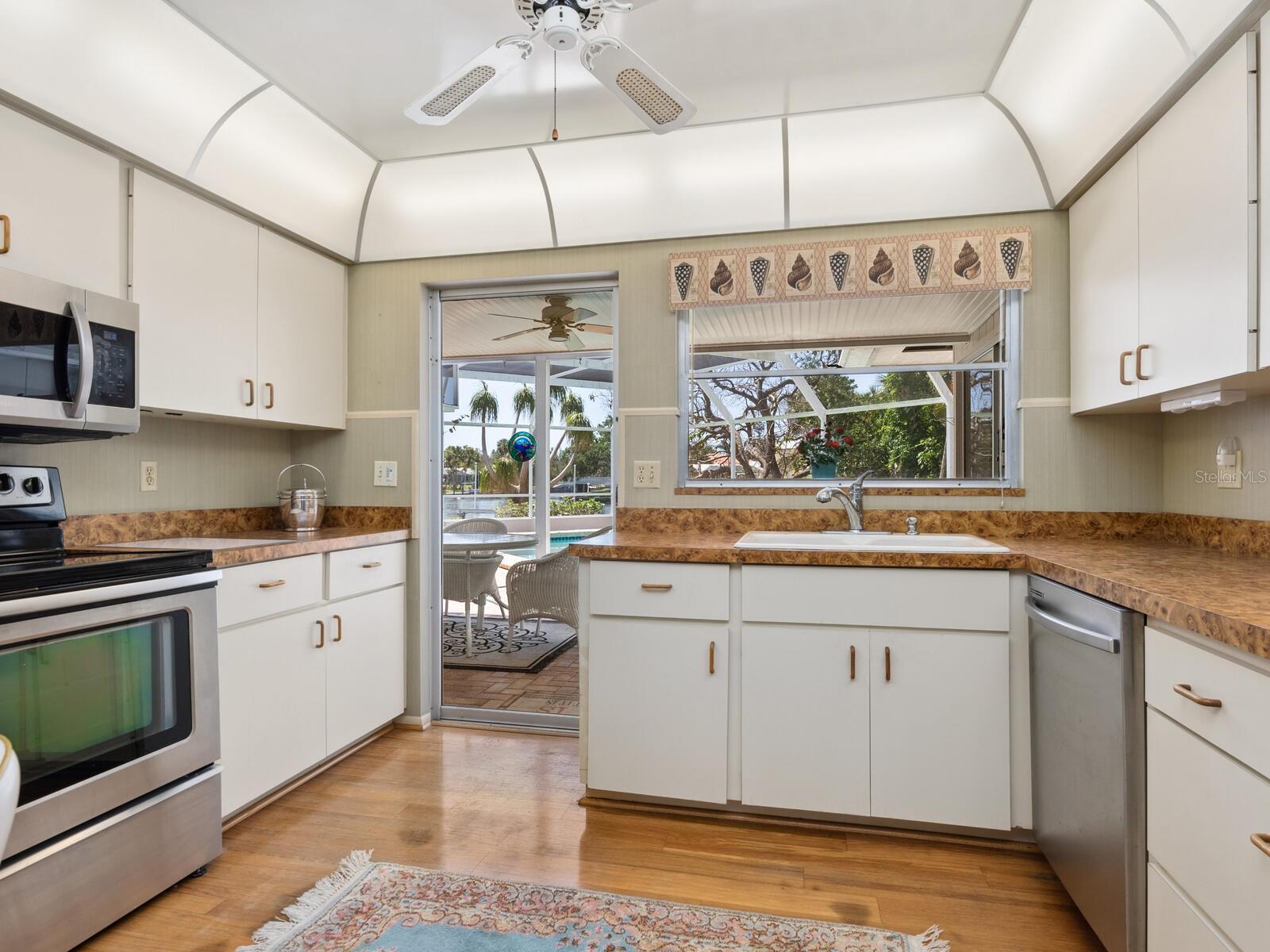 Image 11 of 58 For 1014 Contento Street