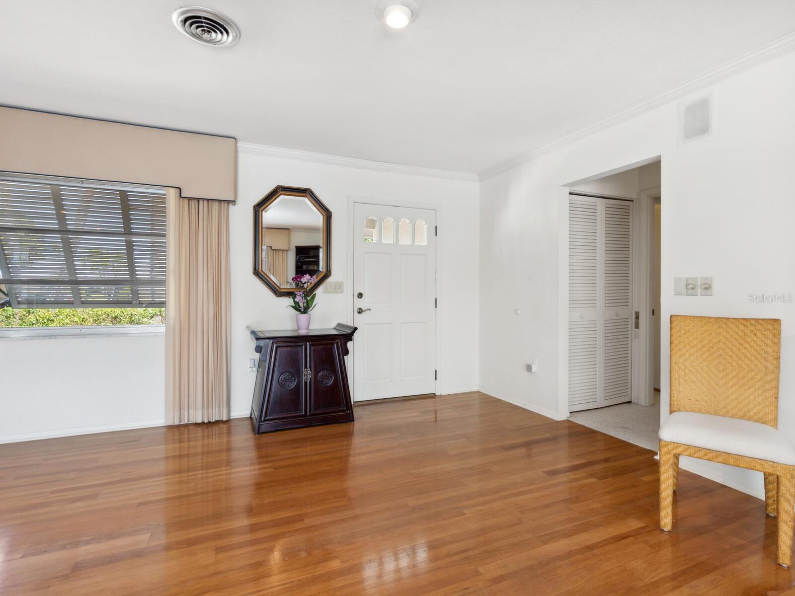 Image 6 of 58 For 1014 Contento Street